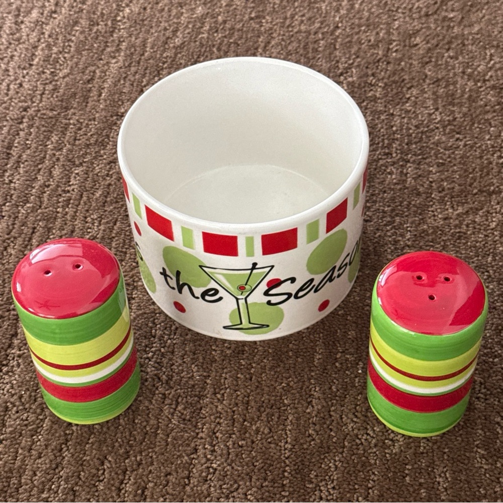 Christmas Holiday Stoneware L Dip Chiller Margarita Bowl Salt Pepper Shakers Set